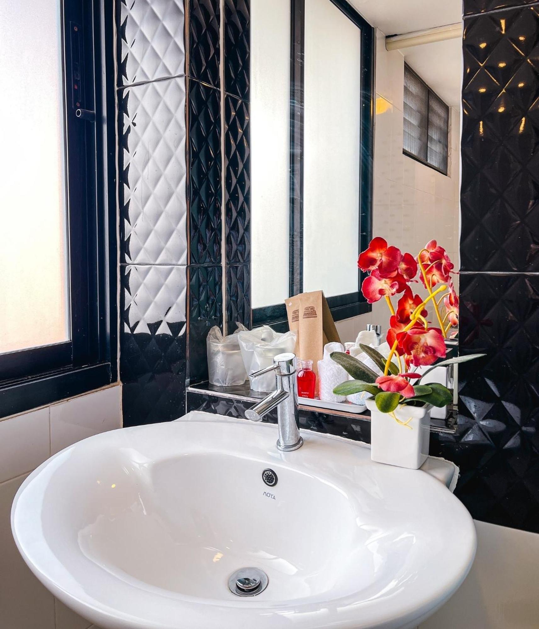 Baik Suite Bangkok Luaran gambar